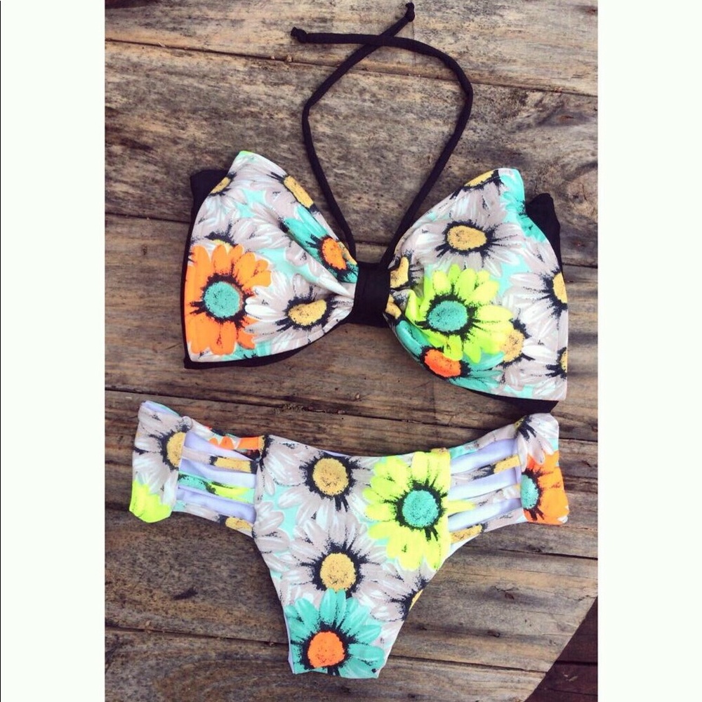 ‘Daisy Duke’ Neon Bow Bikini